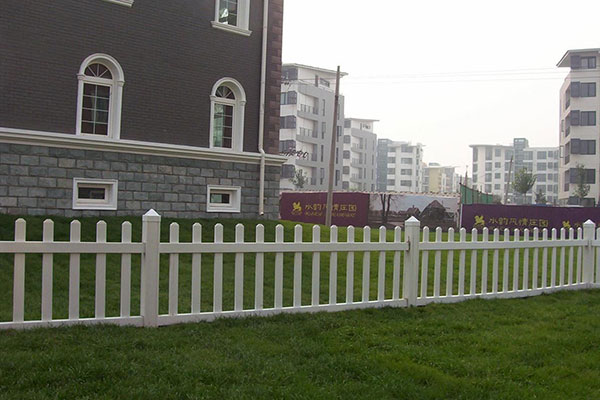 花(huā)草(cǎo)護欄