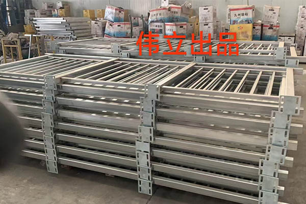 陽(yáng)檯(tai)欄杆